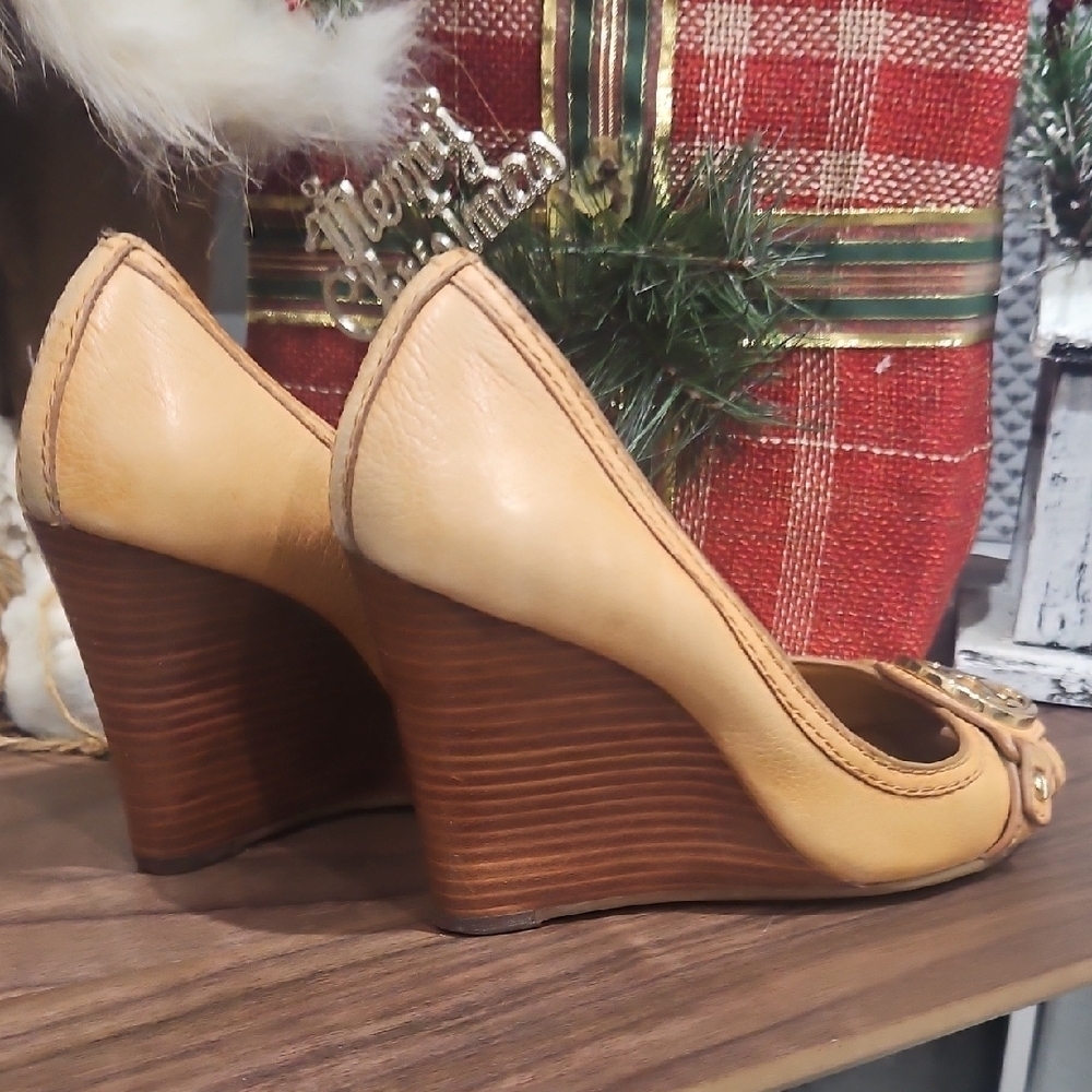 Tory Burch Tan Peep-Toe Heels - Picture 7 of 10